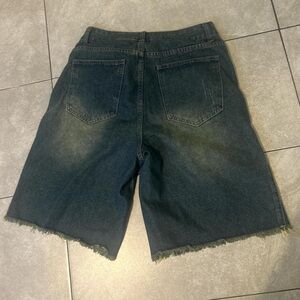 Jean shorts 90’s Style